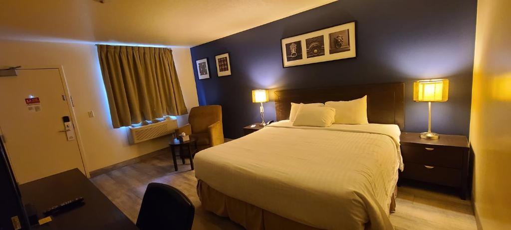 Penhold Empire Inn & Suites מראה חיצוני תמונה