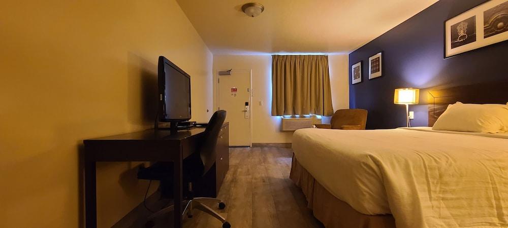 Penhold Empire Inn & Suites מראה חיצוני תמונה
