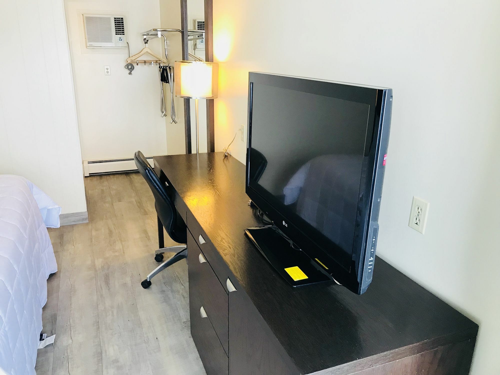 Penhold Empire Inn & Suites מראה חיצוני תמונה