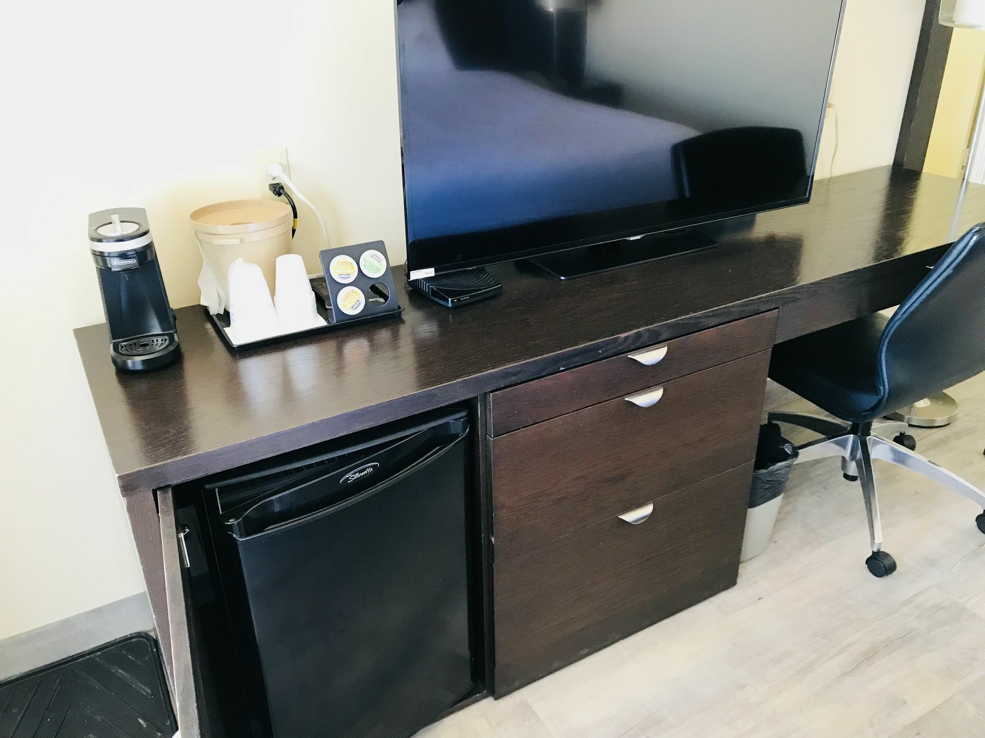 Penhold Empire Inn & Suites מראה חיצוני תמונה