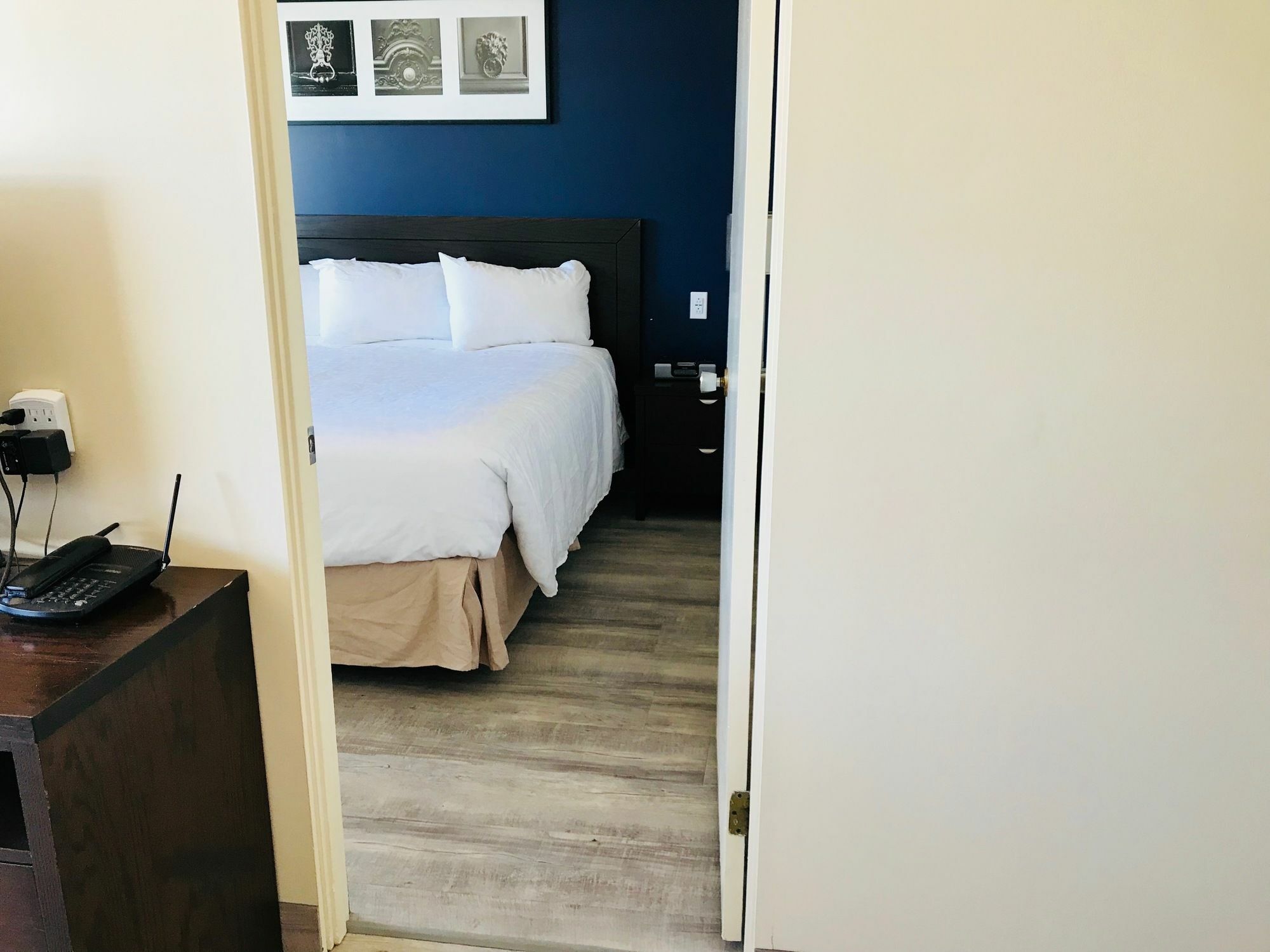 Penhold Empire Inn & Suites מראה חיצוני תמונה