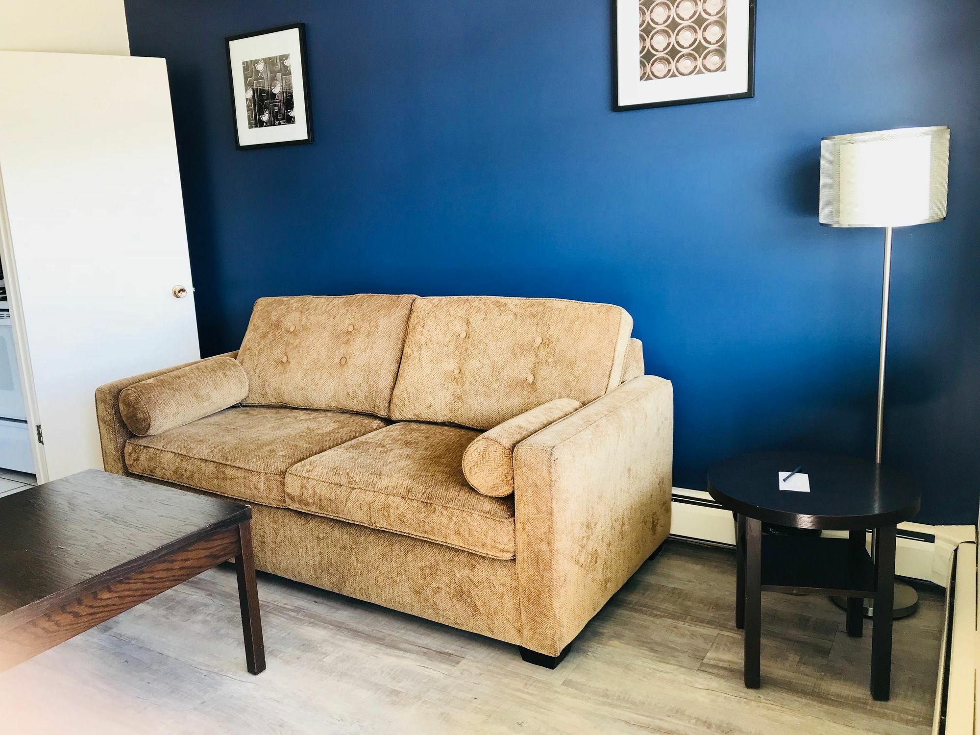 Penhold Empire Inn & Suites מראה חיצוני תמונה